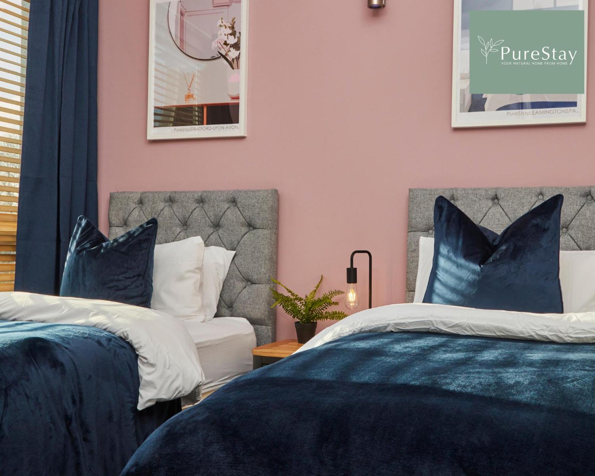 Superb House Manchester Near Etihad With Free Parking Sleeps 8 ภายนอก รูปภาพ