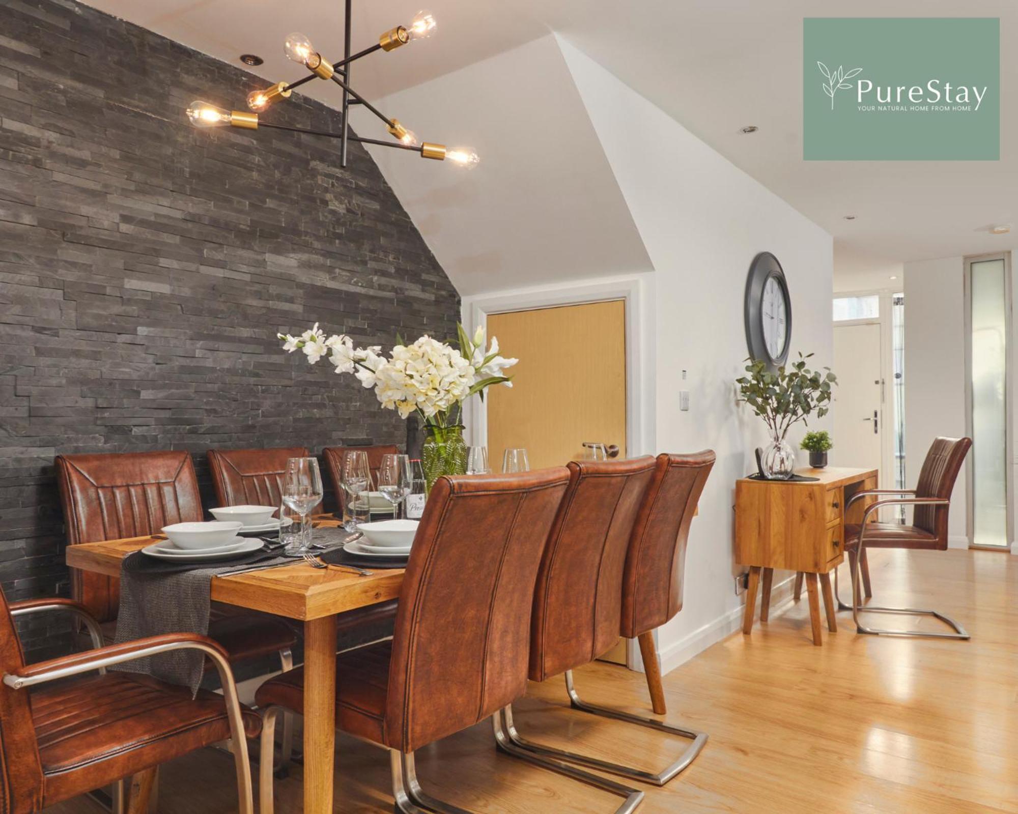 Superb House Manchester Near Etihad With Free Parking Sleeps 8 ภายนอก รูปภาพ