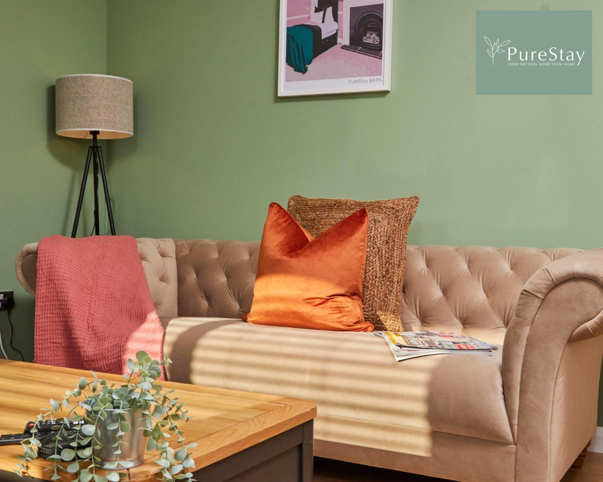 Superb House Manchester Near Etihad With Free Parking Sleeps 8 ภายนอก รูปภาพ