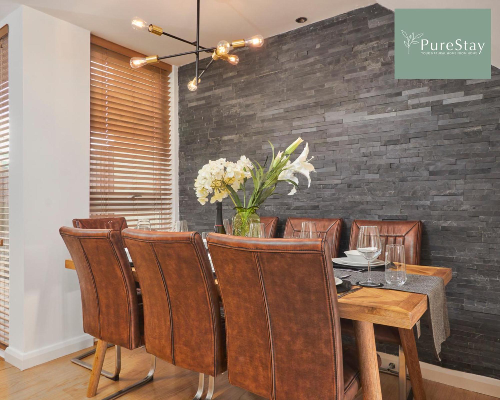 Superb House Manchester Near Etihad With Free Parking Sleeps 8 ภายนอก รูปภาพ