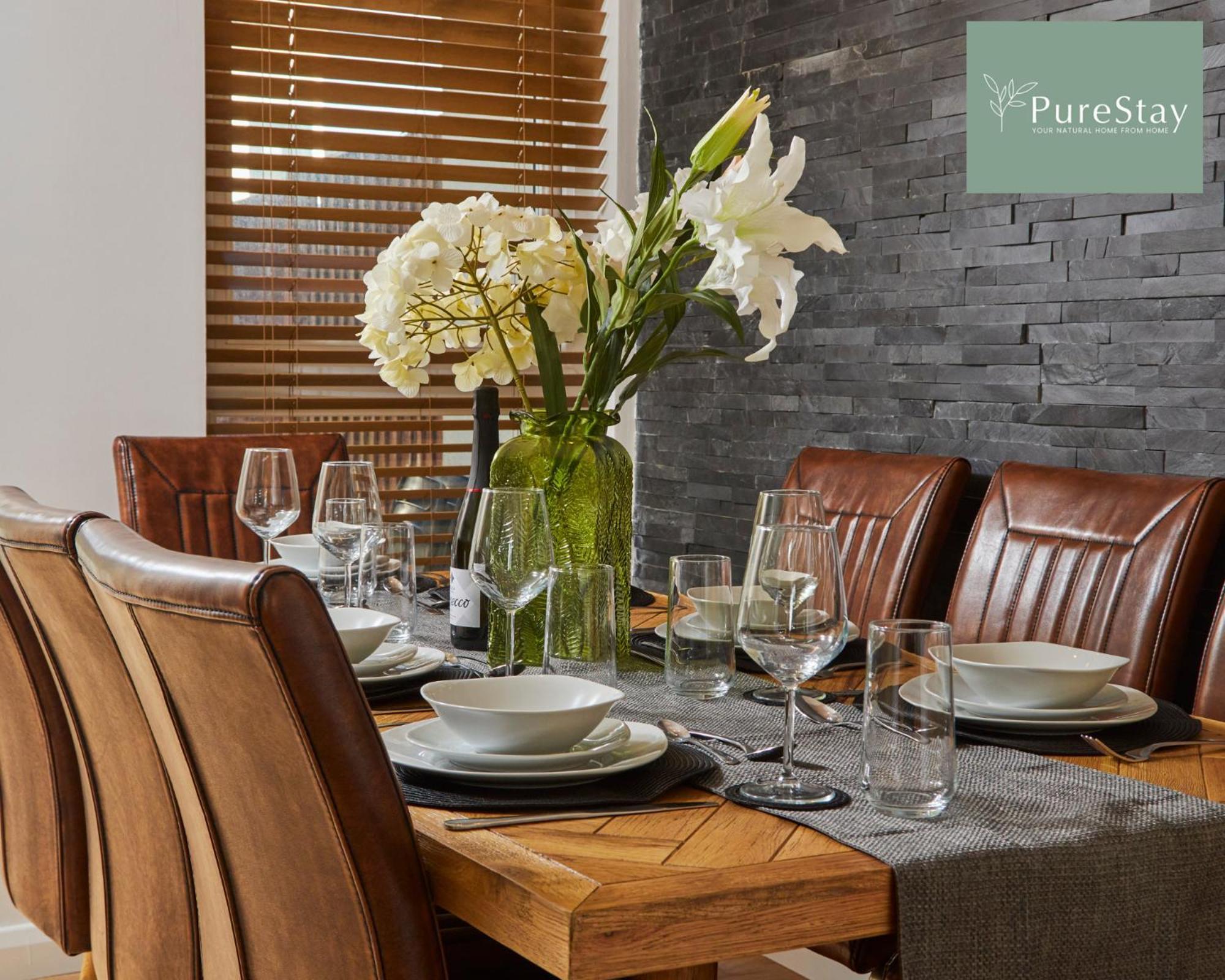 Superb House Manchester Near Etihad With Free Parking Sleeps 8 ภายนอก รูปภาพ