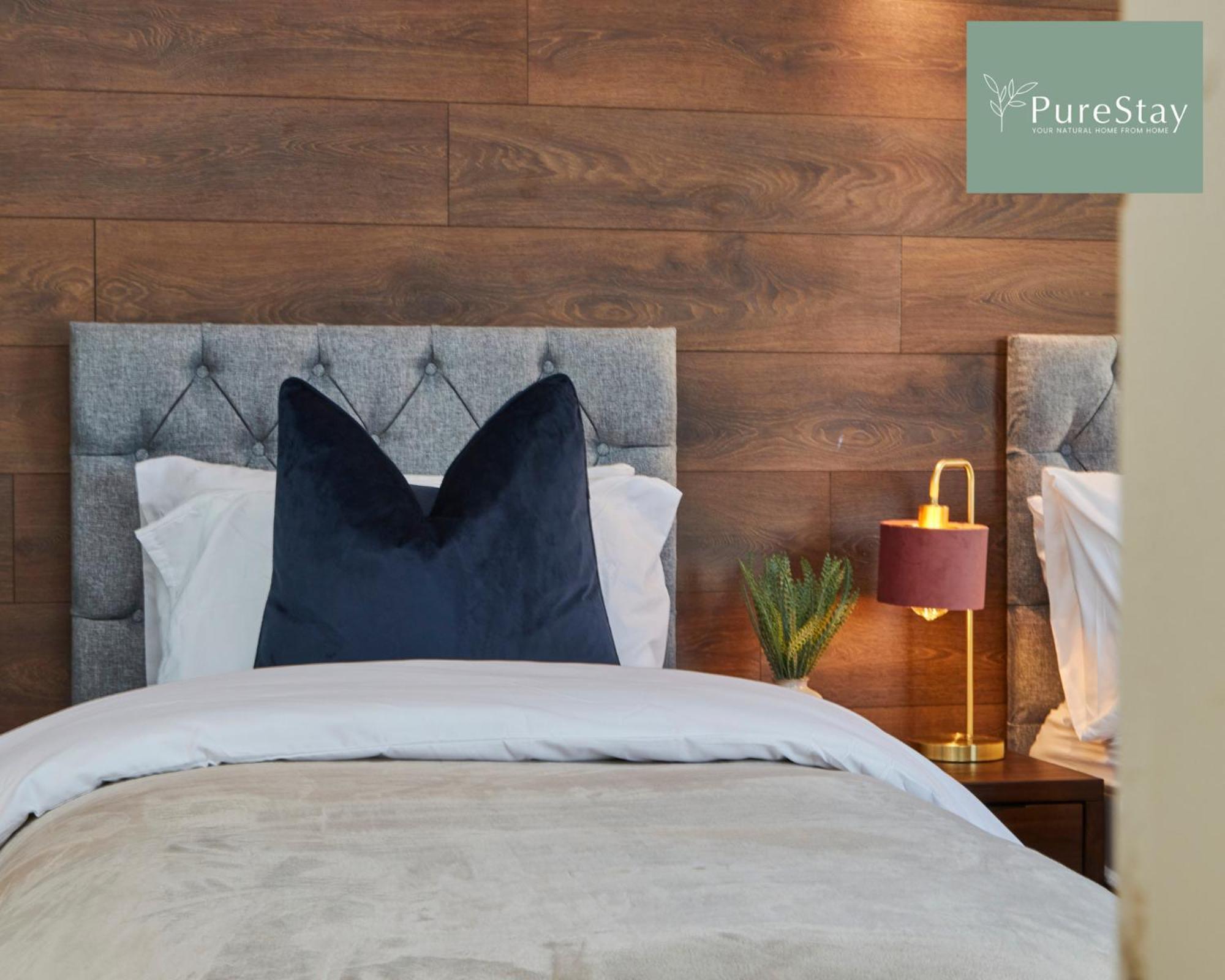Superb House Manchester Near Etihad With Free Parking Sleeps 8 ภายนอก รูปภาพ