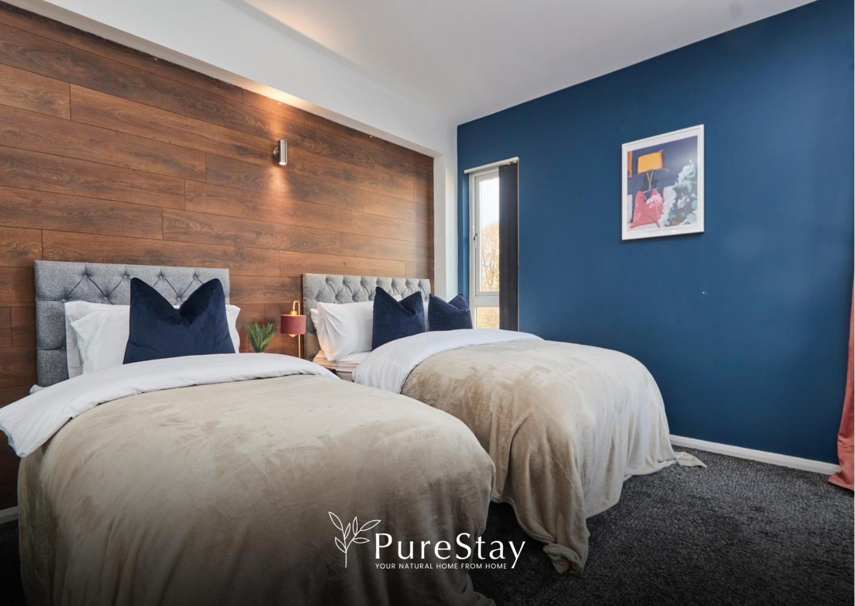 Superb House Manchester Near Etihad With Free Parking Sleeps 8 ภายนอก รูปภาพ