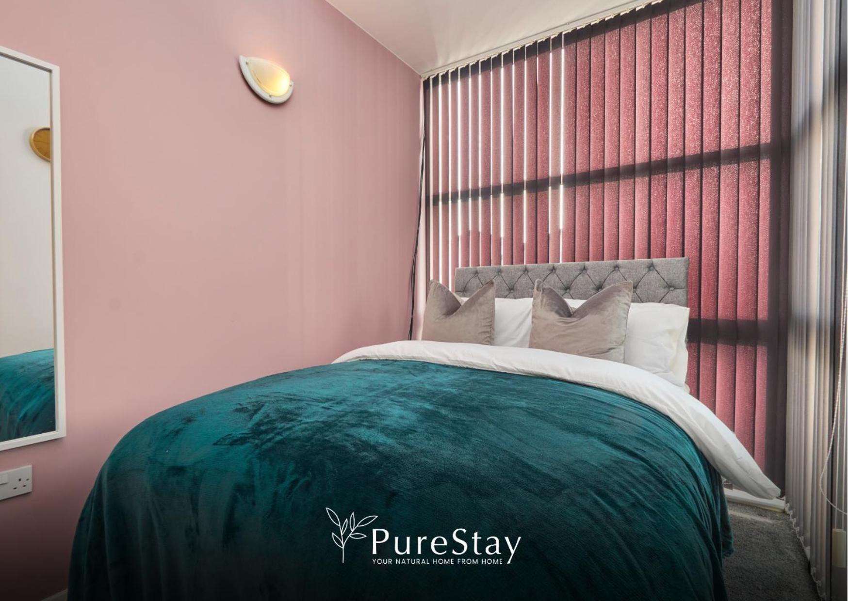 Superb House Manchester Near Etihad With Free Parking Sleeps 8 ภายนอก รูปภาพ